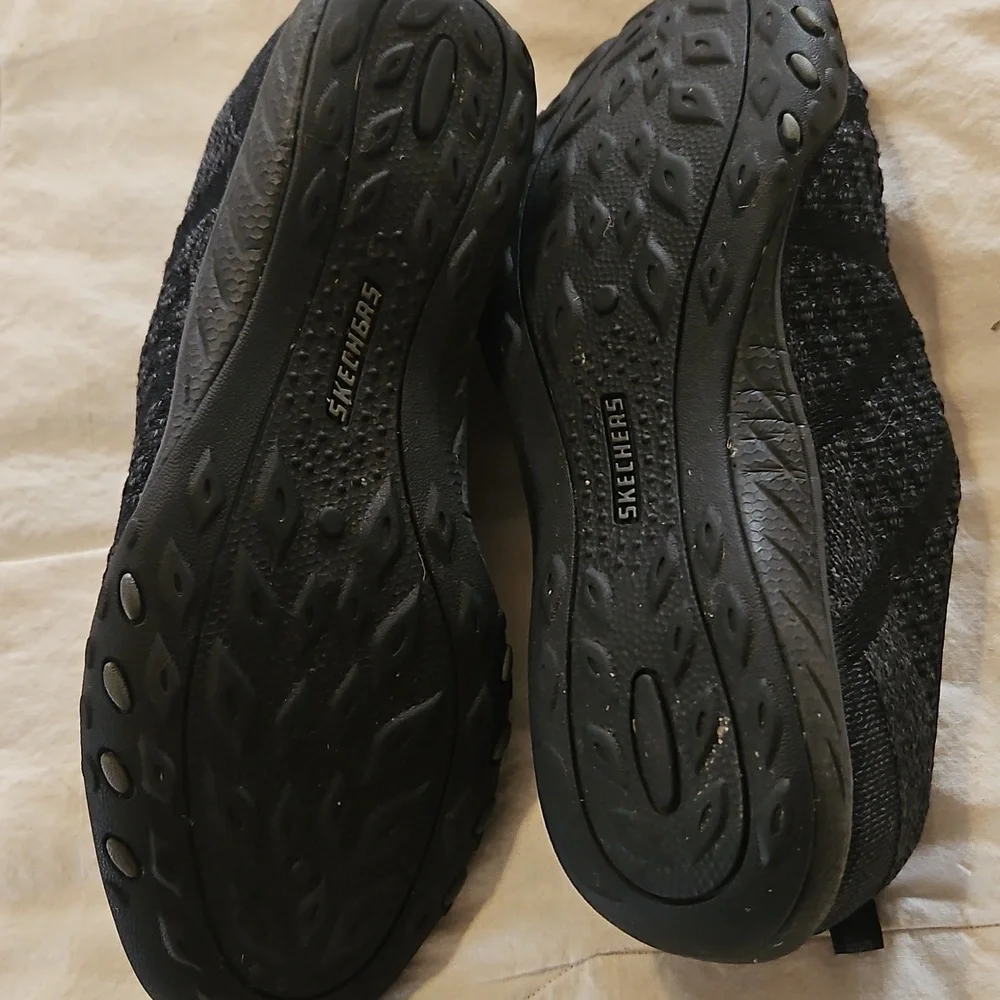 Skechers Women's Black Knit Slip-On Sneakers 7 - Picture 7 of 7